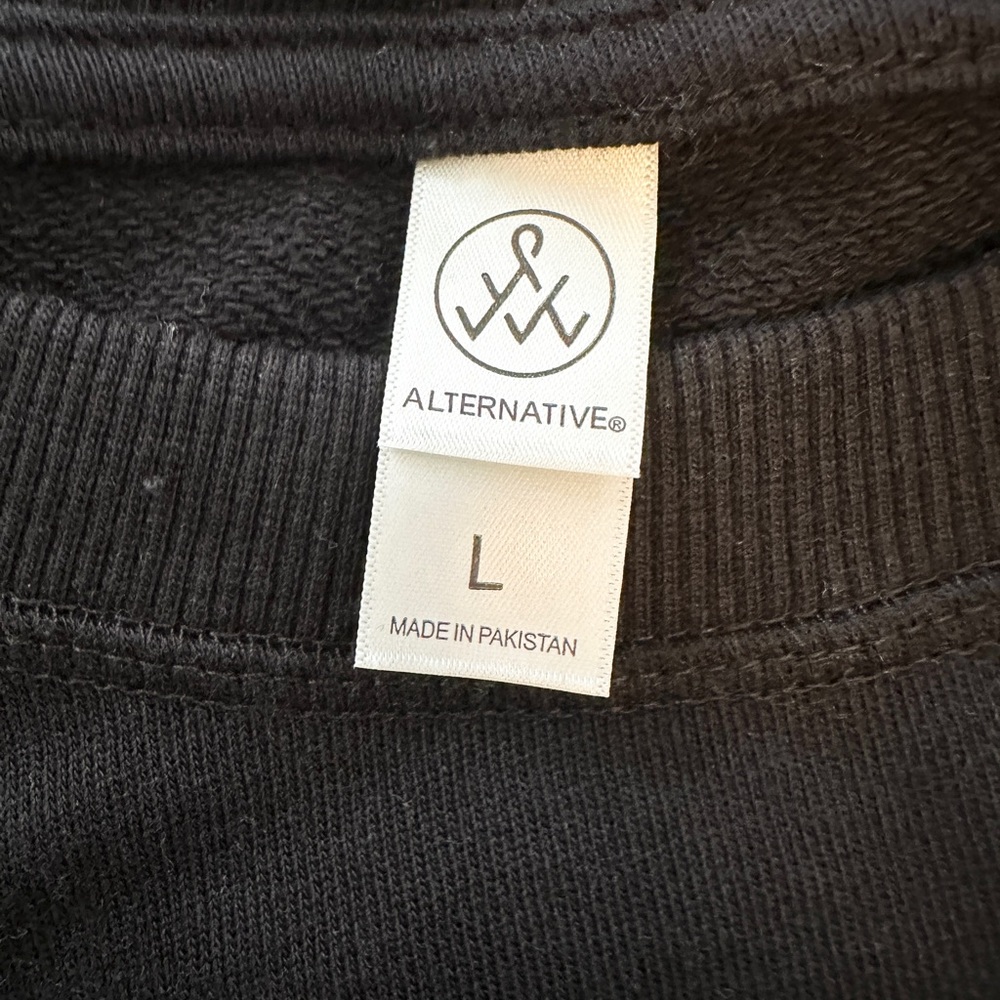 Alternative Apparel Black Crewneck Sweatshirt with Raw Hem – Size XL - Picture 2 of 3